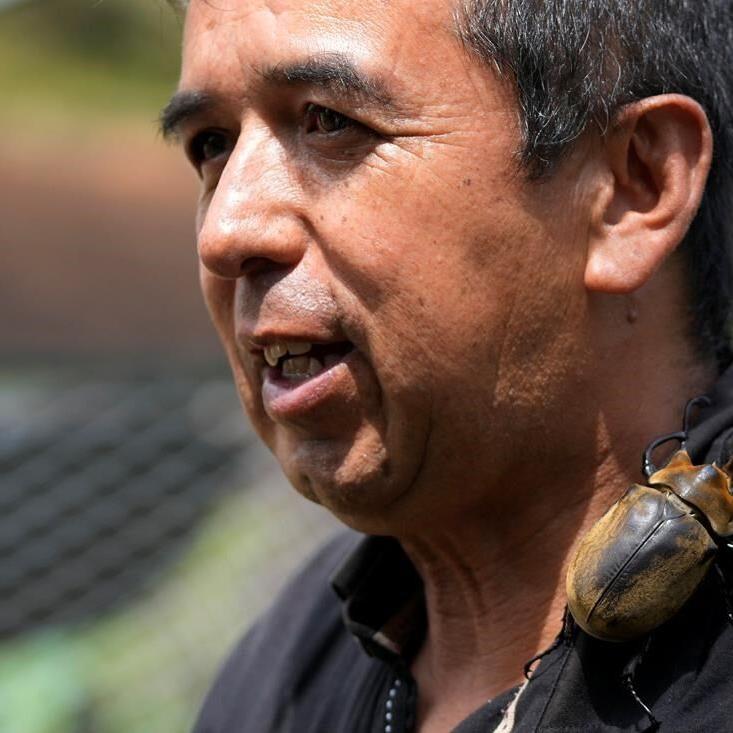 Hard-working Colombian beetles clean garbage, retire as pets